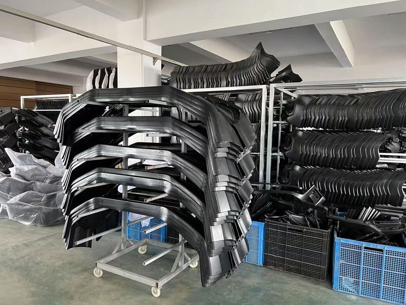 Yimi (Guangzhou) Automotive Parts Co, Ltd linea di produzione del fabbricante